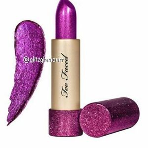 ✨Too Faced Throwback Lipstick - Cheers to 20 Years Collection✨